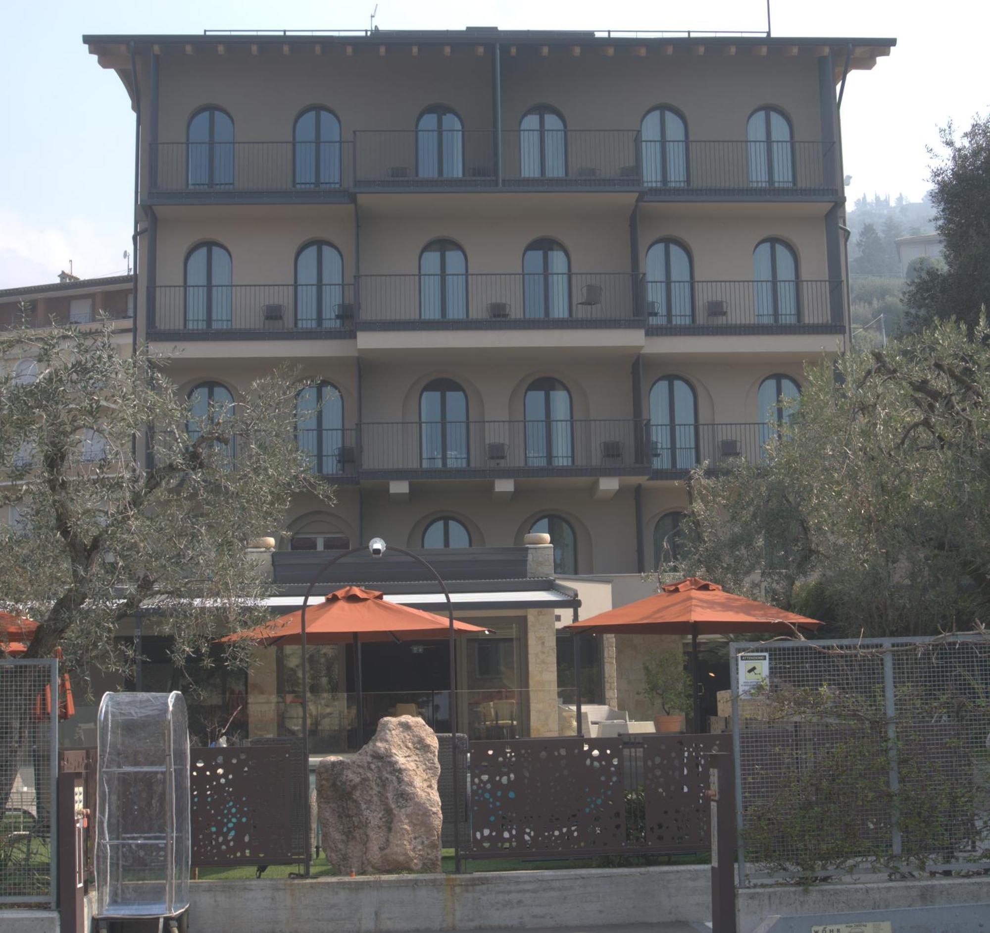 טורי דל בנקו Hotel Ristorante Al Caminetto Worldhotels Crafted Adults Only מראה חיצוני תמונה