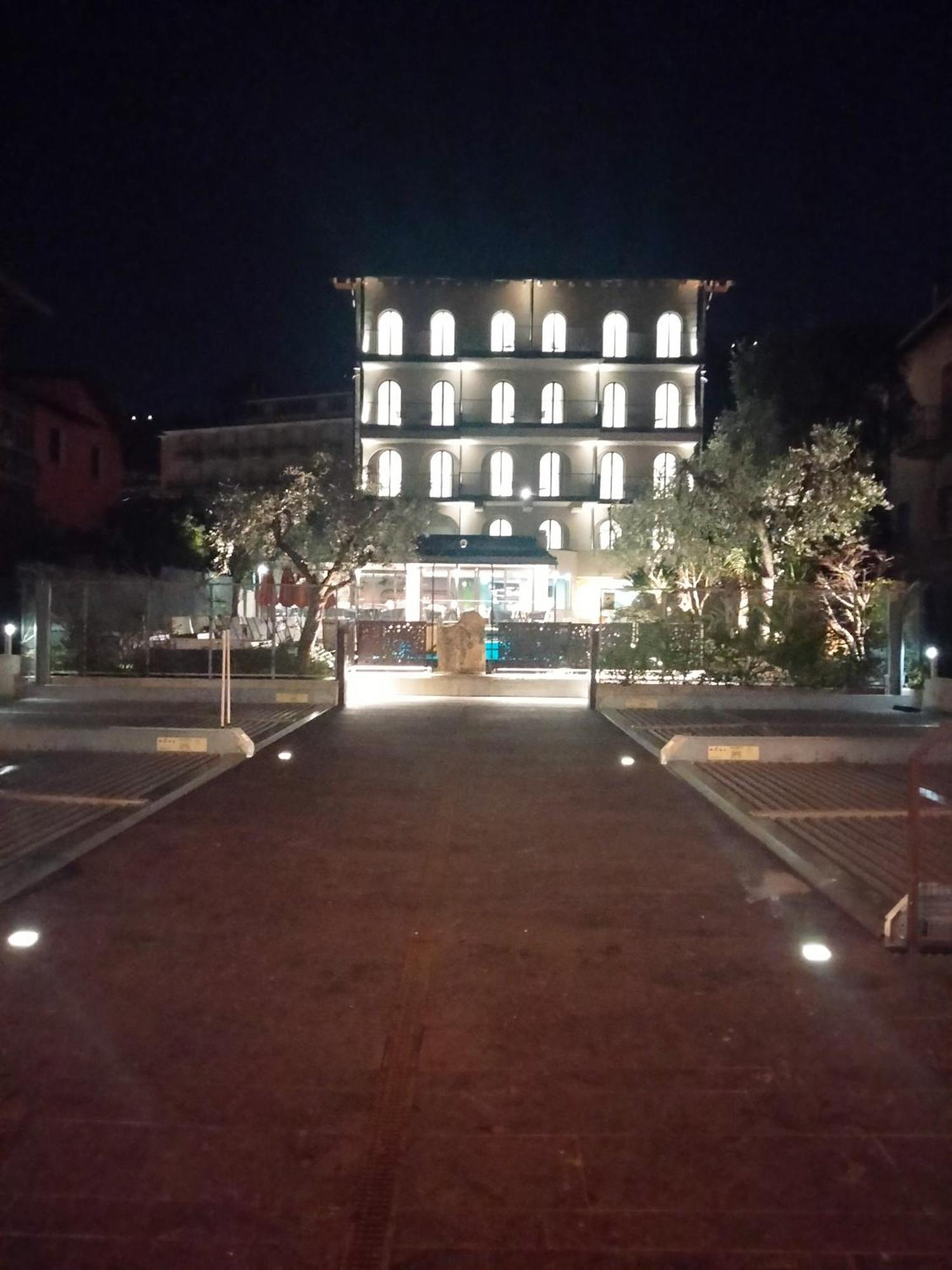 טורי דל בנקו Hotel Ristorante Al Caminetto Worldhotels Crafted Adults Only מראה חיצוני תמונה