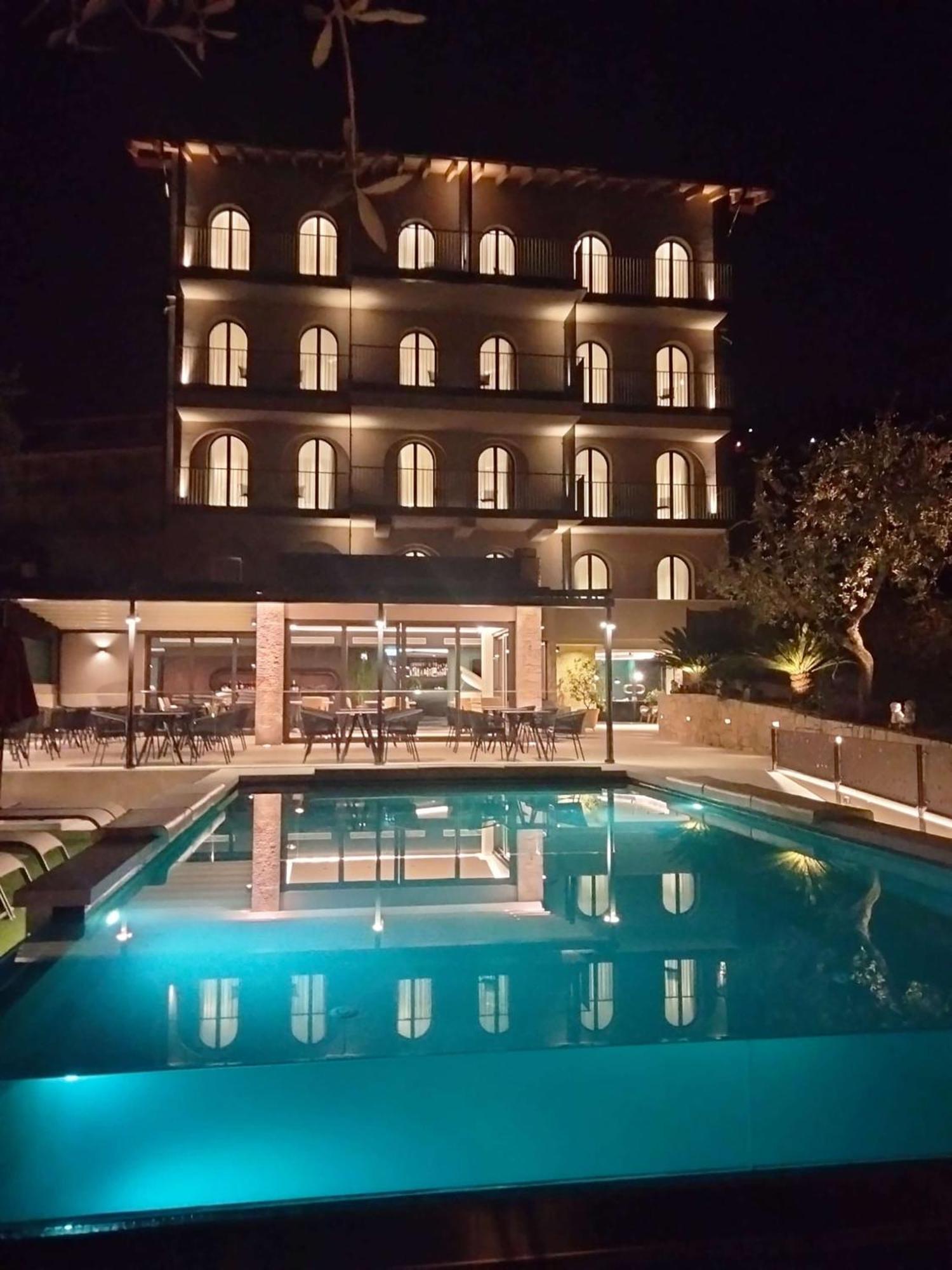 טורי דל בנקו Hotel Ristorante Al Caminetto Worldhotels Crafted Adults Only מראה חיצוני תמונה